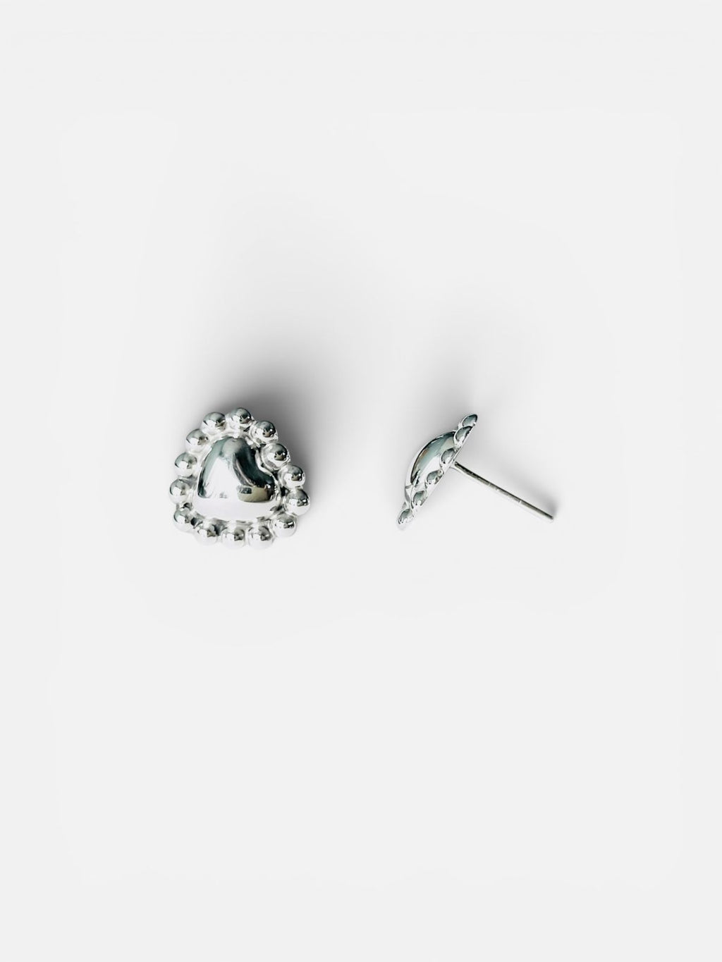 Studs Corazón Cálido
