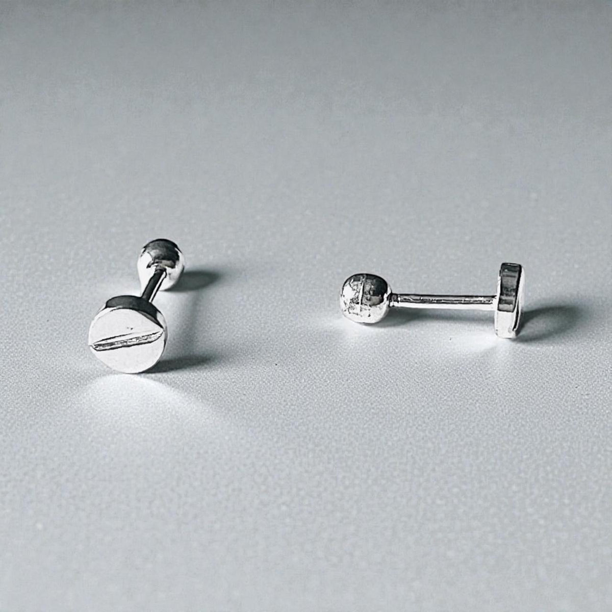 Studs Clavo Liso